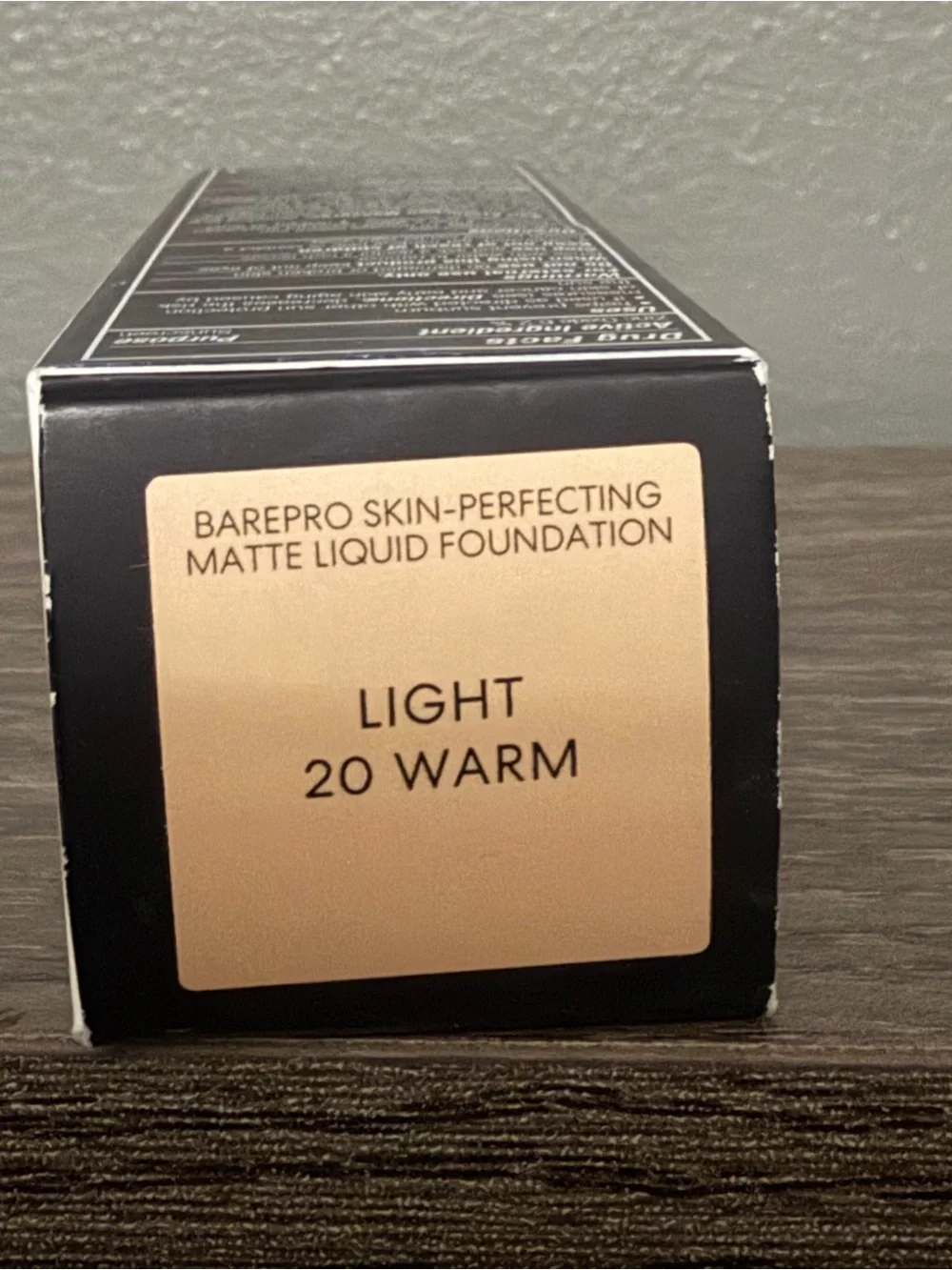 bareMinerals BAREPRO Matte Liquid Foundation — Light 20 Warm